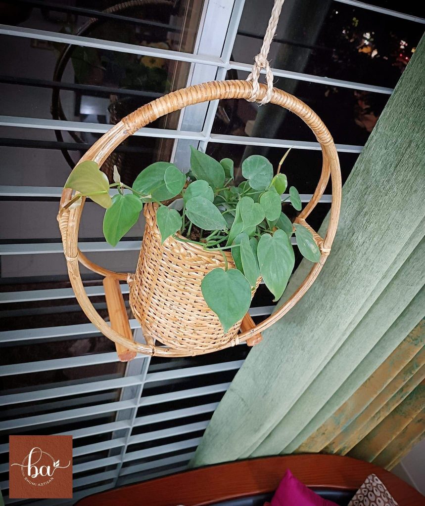 A001 RATTAN Hanging planter Bhumi Artisan